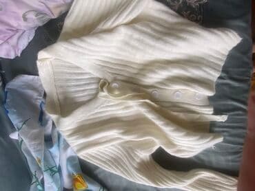 Ağ rəngli qadın koftası/kardiqan - V-yaxalı, ön hissəsi düyməlidir (5 lalafo.az -da Ağ rəngli qadın koftası/kardiqan - V-yaxalı, ön hissəsi düyməlidir (5