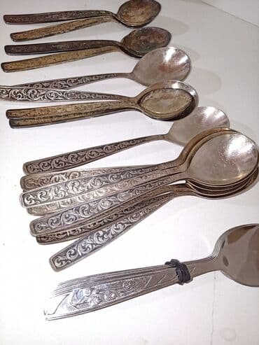 Qaşıq dəsti. 12 ədəd yeni. gümüşü rəng.yalnız qara rezində olan qaşıq lalafo.az -da Qaşıq dəsti. 12 ədəd yeni. gümüşü rəng.yalnız qara rezində olan qaşıq