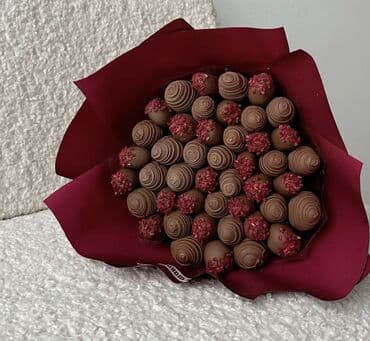 Şokoladlı meyvə buketi və qutuları - Tərkib: təzə çiyələk, moruq lalafo.az -da Şokoladlı meyvə buketi və qutuları - Tərkib: təzə çiyələk, moruq