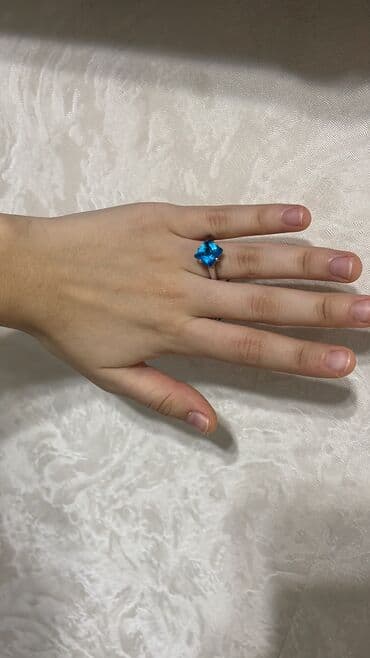 Dəstə daxildir: Üzük, Gümüş lalafo.az -da Dəstə daxildir: Üzük, Gümüş