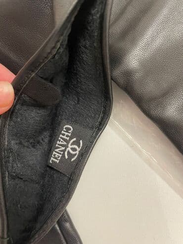 YENI IL ENDIRIMI! Temiz Deri qara elcek brend Chanel firmasi yenidir lalafo.az -da YENI IL ENDIRIMI! Temiz Deri qara elcek brend Chanel firmasi yenidir