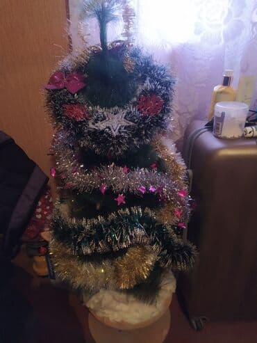 Bəzədilmiş Yeni il şam ağacı - Kompakt ölçü: təxminən masaüstü lalafo.az -da Bəzədilmiş Yeni il şam ağacı - Kompakt ölçü: təxminən masaüstü