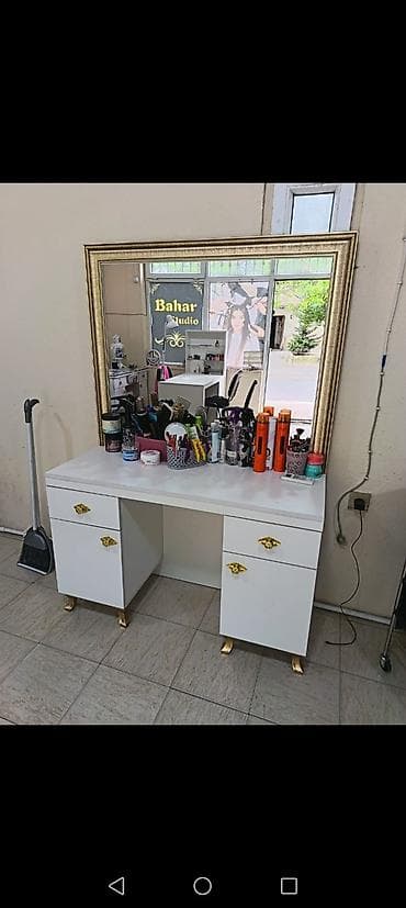 Salon guzgusu satilir Qiy.eti 130 azn Unvan Sumqayit Raya 8954 lalafo.az -da Salon guzgusu satilir Qiy.eti 130 azn Unvan Sumqayit Raya 8954