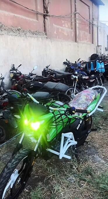 Elim yandi satilir pul lazimdi)Yaşıl-rəngli “Killer” üslubunda lalafo.az -da Elim yandi satilir pul lazimdi)Yaşıl-rəngli “Killer” üslubunda