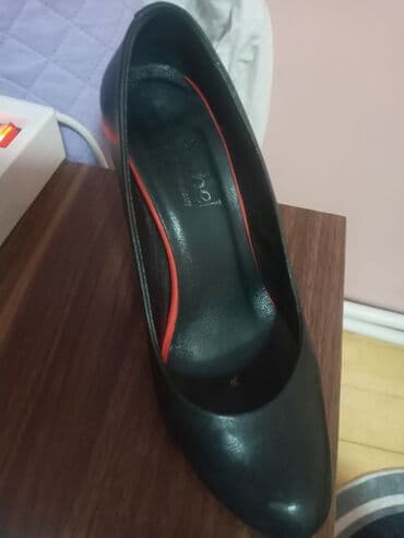 Tuflilər, Ölçü: 35, rəng - Qara, İşlənmiş lalafo.az -da Tuflilər, Ölçü: 35, rəng - Qara, İşlənmiş