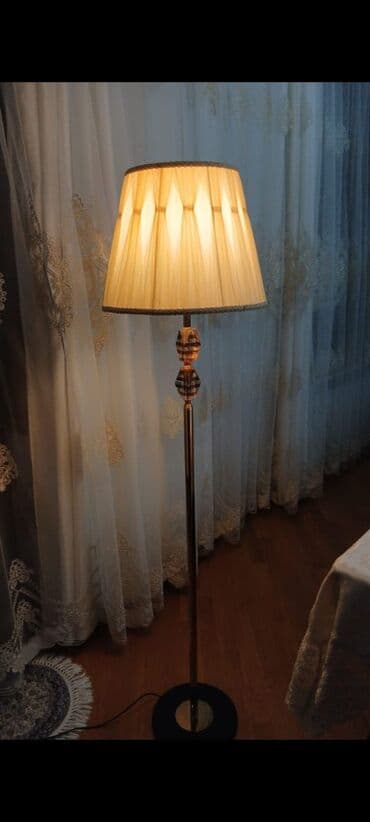 Ayaq hissəsi qranitdəndir və xrustal detalları var. Dəyərindən aşağı lalafo.az -da Ayaq hissəsi qranitdəndir və xrustal detalları var. Dəyərindən aşağı