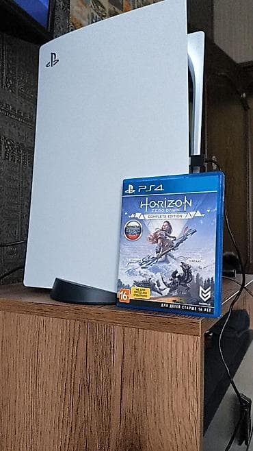 PlayStation 5 konsolu + PS4 oyunu - Model: Sony PlayStation 5 (ağ lalafo.az -da PlayStation 5 konsolu + PS4 oyunu - Model: Sony PlayStation 5 (ağ