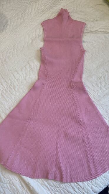 ZARA qadın paltarı - Model: Yüksək boğazlı, qolsuz, trikotaj toxuma - lalafo.az -da ZARA qadın paltarı - Model: Yüksək boğazlı, qolsuz, trikotaj toxuma -