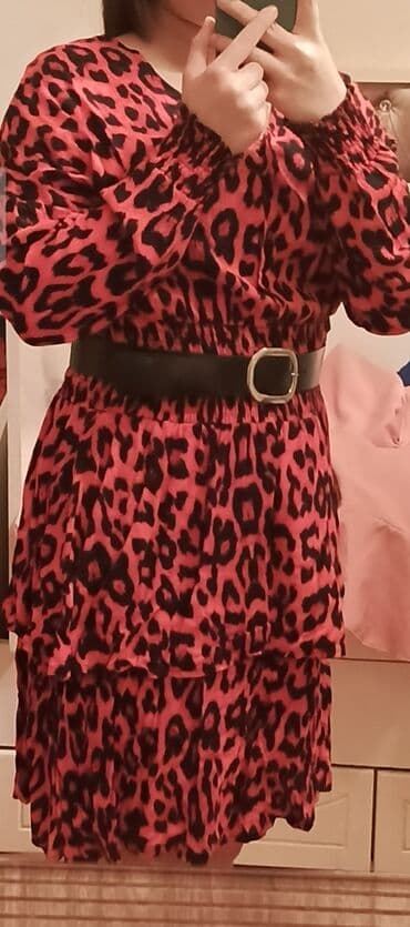 Qadın paltarı – leopard naxışlı, qırmızı/çəhrayı fon üzərində qara lalafo.az -da Qadın paltarı – leopard naxışlı, qırmızı/çəhrayı fon üzərində qara