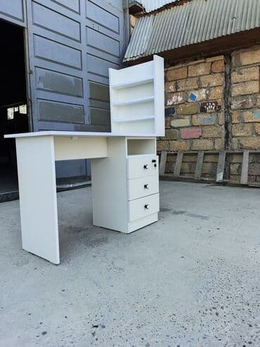 Столы для директора на заказ: Ağ rəngli funksional manikür masası - Üst hissədə üç səviyyəli açıq at lalafo.az — 1 Столы для директора на заказ: Ağ rəngli funksional manikür masası - Üst hissədə üç səviyyəli açıq — 1