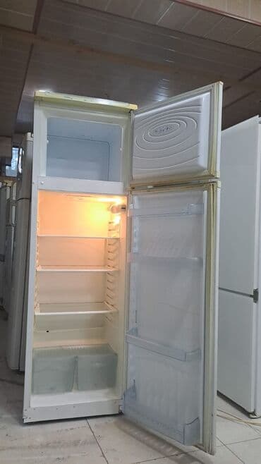 İkiqapılı soyuducu - Üst hissədə ayrıca dondurucu bölmə - Aşağıda lalafo.az -da İkiqapılı soyuducu - Üst hissədə ayrıca dondurucu bölmə - Aşağıda