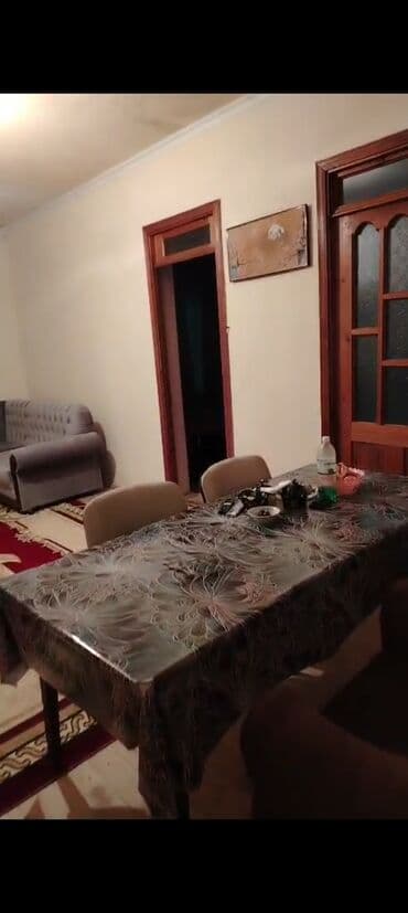 Qonaq otağı üçün, Açılmayan, Dördbucaq masa, 4 stul lalafo.az -da Qonaq otağı üçün, Açılmayan, Dördbucaq masa, 4 stul