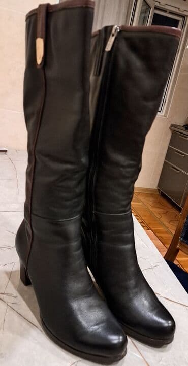 Qadın dəri çəkmələri - Rəng: qara, qəhvəyi detallarla - Material lalafo.az -da Qadın dəri çəkmələri - Rəng: qara, qəhvəyi detallarla - Material