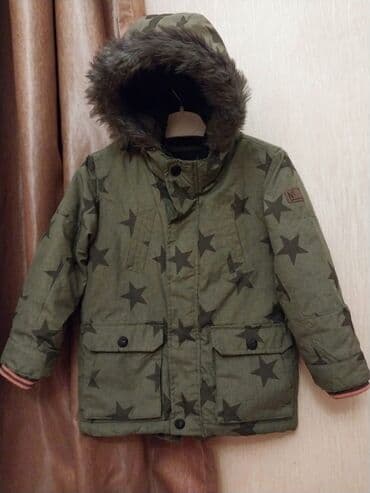 Uşaq qış parka gödəkçəsi - Rəng: xaki-yaşıl, tünd ulduz naxışları ilə lalafo.az -da Uşaq qış parka gödəkçəsi - Rəng: xaki-yaşıl, tünd ulduz naxışları ilə