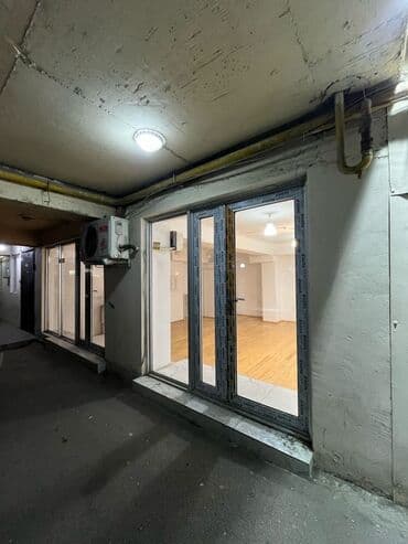 Kommersiya obyekti – geniş vitrinli giriş, açıq planlı zal və sanitar lalafo.az -da — 1 Kommersiya obyekti – geniş vitrinli giriş, açıq planlı zal və sanitar — 1