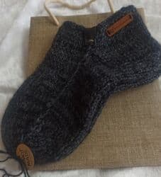 Toxunma yun corab. Tərkibi 50% yun Angora. 41-42. Hazır eldə var lalafo.az -da Toxunma yun corab. Tərkibi 50% yun Angora. 41-42. Hazır eldə var