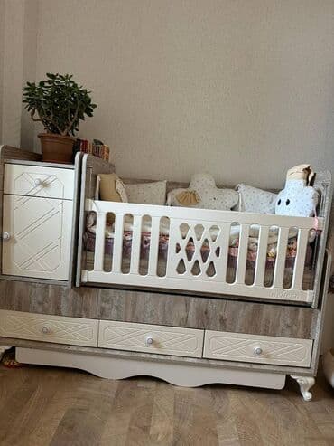 İdeal vəziyyət de uşaq beşiyi satilir matrasi yastıqlari ile birlikde lalafo.az -da İdeal vəziyyət de uşaq beşiyi satilir matrasi yastıqlari ile birlikde