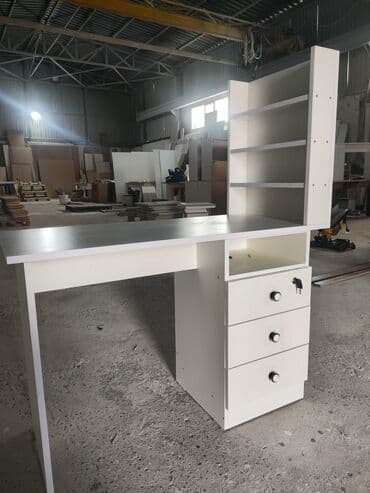 Столы для директора на заказ: Ağ rəngli funksional manikür masası - Üst hissədə üç səviyyəli açıq at lalafo.az — 7 Столы для директора на заказ: Ağ rəngli funksional manikür masası - Üst hissədə üç səviyyəli açıq — 7