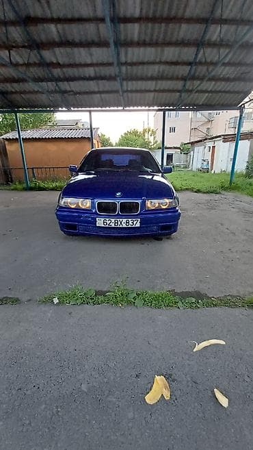 BMW 3 series: 1.8 l | 1993 il Sedan lalafo.az -da BMW 3 series: 1.8 l | 1993 il Sedan
