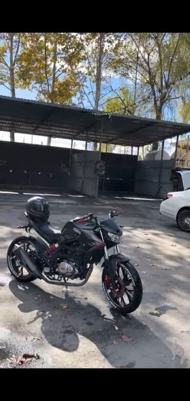 Sport-naked tipli motosiklet - Rəng: qara, qırmızı aksentlərlə - lalafo.az -da Sport-naked tipli motosiklet - Rəng: qara, qırmızı aksentlərlə -