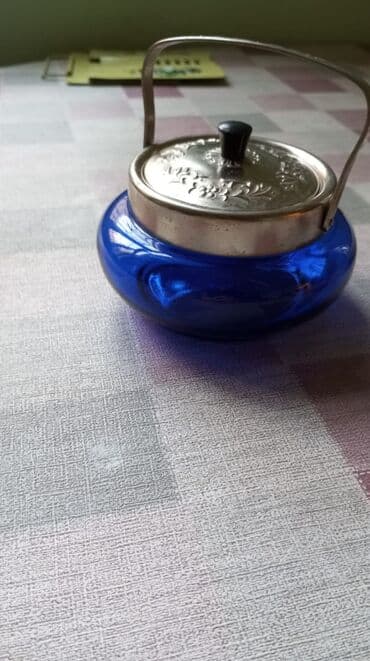 Konfet qabi qend qabi qapaqi tutacaqi melxiourdur catdirilma var lalafo.az -da Konfet qabi qend qabi qapaqi tutacaqi melxiourdur catdirilma var