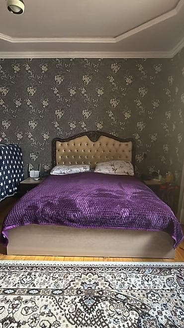*200azn* Taxt 2 tumbasi ilə birlikdə satilir.Matras lalafo.az -da *200azn* Taxt 2 tumbasi ilə birlikdə satilir.Matras