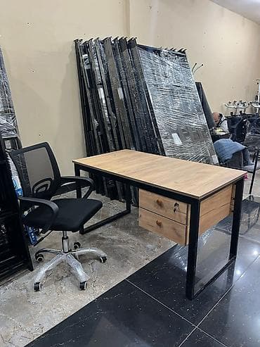 Metall çərçivəli ofis masası və çekmece bloku - Dizayn: Qara toz boya lalafo.az -da Metall çərçivəli ofis masası və çekmece bloku - Dizayn: Qara toz boya