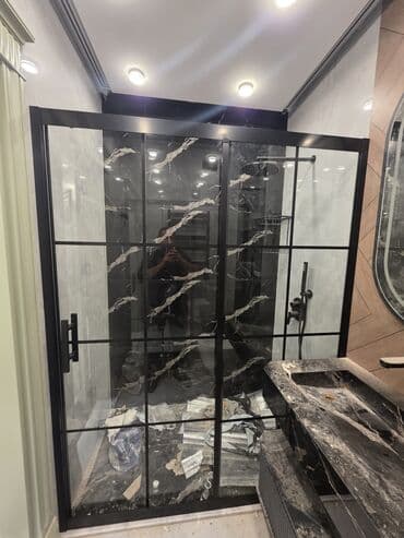 Şüşə duş kabinası – loft tərzi, mat qara profil - Dizayn: Loft at lalafo.az Şüşə duş kabinası – loft tərzi, mat qara profil - Dizayn: Loft