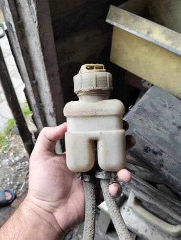 VAZ klassik modelləri üçün iki bölməli əyləc mayesi çəni və qapağı - lalafo.az -da VAZ klassik modelləri üçün iki bölməli əyləc mayesi çəni və qapağı -