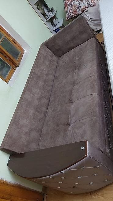 Divan satılır enlidi cöküyü yoxdu seliqeli işlenib baha alınıb unvan at lalafo.az Divan satılır enlidi cöküyü yoxdu seliqeli işlenib baha alınıb unvan