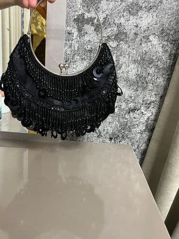 Zərif qara axşam çantası - Material: saten görünüşlü parça, üzəri sıx lalafo.az -da Zərif qara axşam çantası - Material: saten görünüşlü parça, üzəri sıx