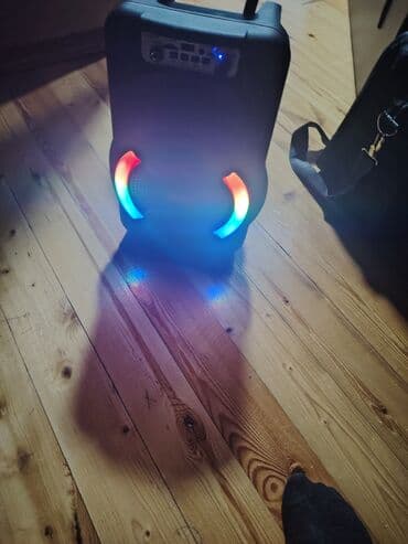 Daşınan Bluetooth səsgücləndirici/karaoke kolonkası - Ön hissədə lalafo.az -da Daşınan Bluetooth səsgücləndirici/karaoke kolonkası - Ön hissədə