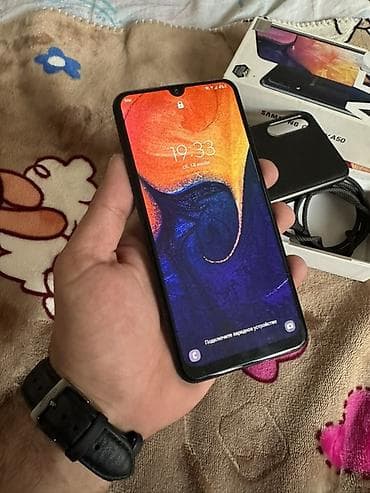 Samsung Galaxy A50, 64 GB, İki sim kartlı lalafo.az -da Samsung Galaxy A50, 64 GB, İki sim kartlı