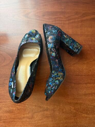 Tuflilər, Ölçü: 38, Yeni lalafo.az -da Tuflilər, Ölçü: 38, Yeni