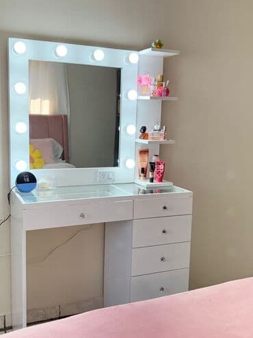 Yeni, Güzgülü lalafo.az -da Yeni, Güzgülü