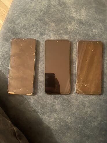 Üç ədəd smartfon paketi - Modellər: Honor (gümüş/ açıq mavi arxa lalafo.az -da Üç ədəd smartfon paketi - Modellər: Honor (gümüş/ açıq mavi arxa