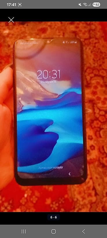 Samsung Galaxy A10, 32 GB, rəng - Qara, İki sim kartlı lalafo.az -da Samsung Galaxy A10, 32 GB, rəng - Qara, İki sim kartlı