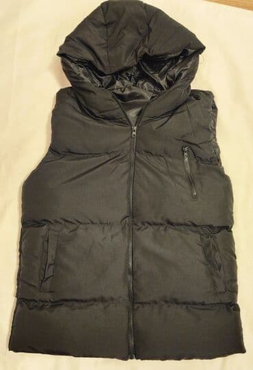 Qara rəngli unisex şişmə jilet - Model: kapüşonlu, ön hissə tam lalafo.az -da Qara rəngli unisex şişmə jilet - Model: kapüşonlu, ön hissə tam