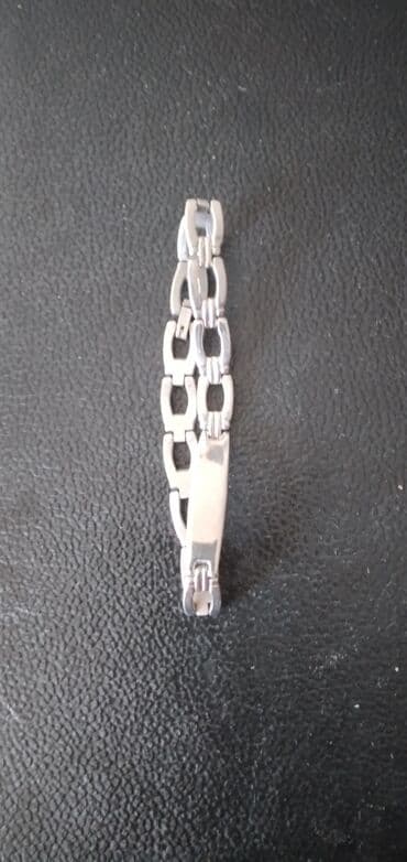 Мужской браслет Stailess steel.
Длина 21 см.
Ширина 10 мм.
Вес 25 гр lalafo.az -da Мужской браслет Stailess steel.
Длина 21 см.
Ширина 10 мм.
Вес 25 гр