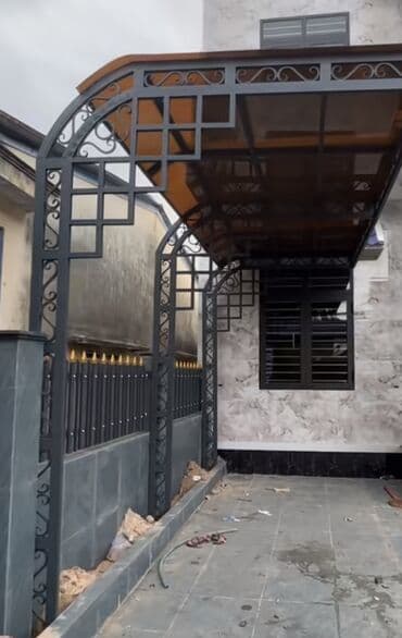 Dekorativ metal konstruksiyalı giriş/balkon üstü darvazaüstü örtük və lalafo.az -da Dekorativ metal konstruksiyalı giriş/balkon üstü darvazaüstü örtük və