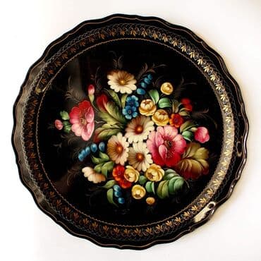 Zərif əl işləri ilə bəzədilmiş dekorativ metal sini/tray - Material lalafo.az -da Zərif əl işləri ilə bəzədilmiş dekorativ metal sini/tray - Material