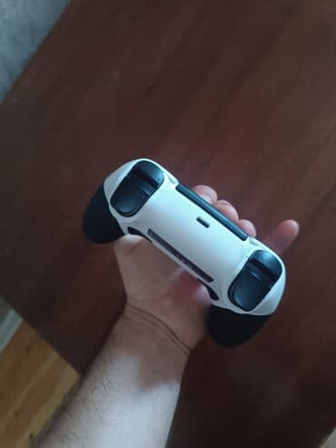 Məhsul: Simsiz oyun kontrolleri (T4 modeli) Rəng: Ağ/qaranlıq lalafo.az -da Məhsul: Simsiz oyun kontrolleri (T4 modeli) Rəng: Ağ/qaranlıq