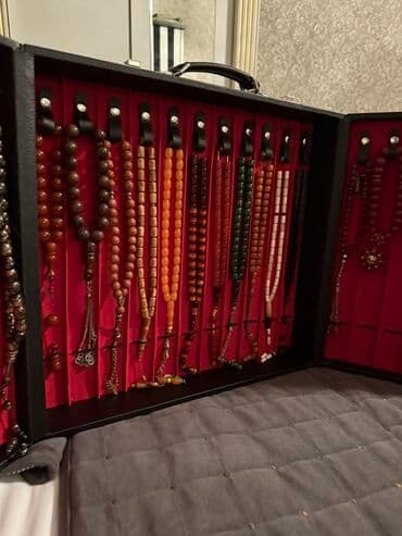 Təsbeh kolleksiyası - Saxlama: qara kənarlı, tutacaqlı sərt çamadan; lalafo.az -da Təsbeh kolleksiyası - Saxlama: qara kənarlı, tutacaqlı sərt çamadan;