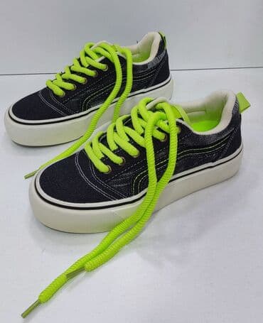 Neon yaşıl bağcıqlı qara denim idman ayaqqabısı - Üst material: qara lalafo.az -da Neon yaşıl bağcıqlı qara denim idman ayaqqabısı - Üst material: qara