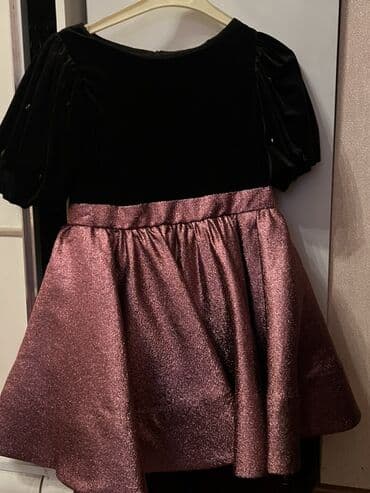 Qız uşağı üçün ziyafət donu - Üst hissə: qara məxmər, yumşaq lalafo.az -da Qız uşağı üçün ziyafət donu - Üst hissə: qara məxmər, yumşaq