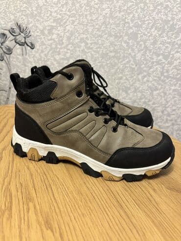 Çox az geyinilib. Yaxşı vəziyyətdədir. 39 ölçü. Qiyməti 30 azn lalafo.az -da Çox az geyinilib. Yaxşı vəziyyətdədir. 39 ölçü. Qiyməti 30 azn