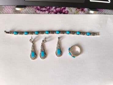 Dəstə daxildir: Üzük, Sırğa, Bilərzik, Gümüş, 925 Əyar lalafo.az -da Dəstə daxildir: Üzük, Sırğa, Bilərzik, Gümüş, 925 Əyar