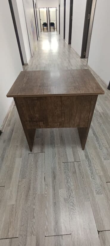 Taxta iş masası Eni-50sm Uzunluğu-70sm Hündürlüyü-75sm 45ədəd biri lalafo.az -da Taxta iş masası Eni-50sm Uzunluğu-70sm Hündürlüyü-75sm 45ədəd biri