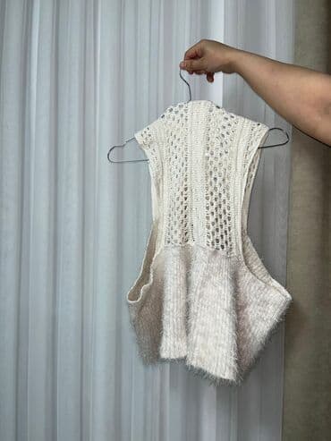 Açıq krem rəngdə qadın jileti/yeleği - Dizayn: Üst hissəsi əl işi lalafo.az -da Açıq krem rəngdə qadın jileti/yeleği - Dizayn: Üst hissəsi əl işi
