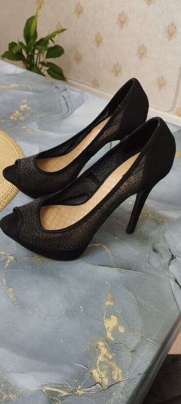 Tuflilər, Bershka, Ölçü: 38, rəng - Qara, İşlənmiş lalafo.az -da Tuflilər, Bershka, Ölçü: 38, rəng - Qara, İşlənmiş